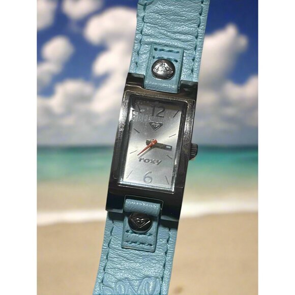 Vintage Roxy Blue Genuine Leather Band Chic Ladies Watch - Picture 1 of 7